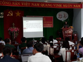 Đồng chí Ths Nguyễn Thị Minh Nhâm - TUV, Phó Ban Thường trực  Ban Tuyên giáo Tỉnh ủy trực tiếp triển khai tập huấn tại hội nghị