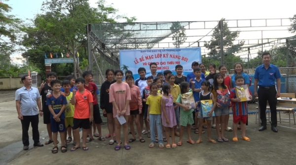 Bù Đốp – Hơn 50 em thanh thiêu nhi xã Thanh Hòa hoàn thành kỹ năng bơi lội và phòng chống đuối nước 2022