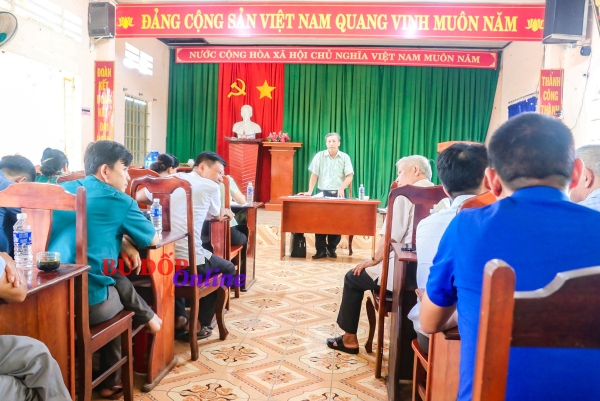 Phó Bí thư Huyện ủy dự sinh hoạt chi bộ tại ấp 3 Thanh Hòa.