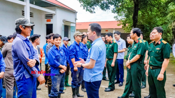 Đoàn công tác Bộ Quốc phòng khảo sát tại Trung đoàn 717