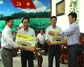 Sở VHTT&DL TP. Hồ Chí Minh trao tặng quà cho huyện Bù Đốp