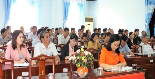 Đ/c Giang Thị Phương Hạnh - TUV- BTHU dự hội nghị trực tuyến điểm cầu huyện Bù Đốp